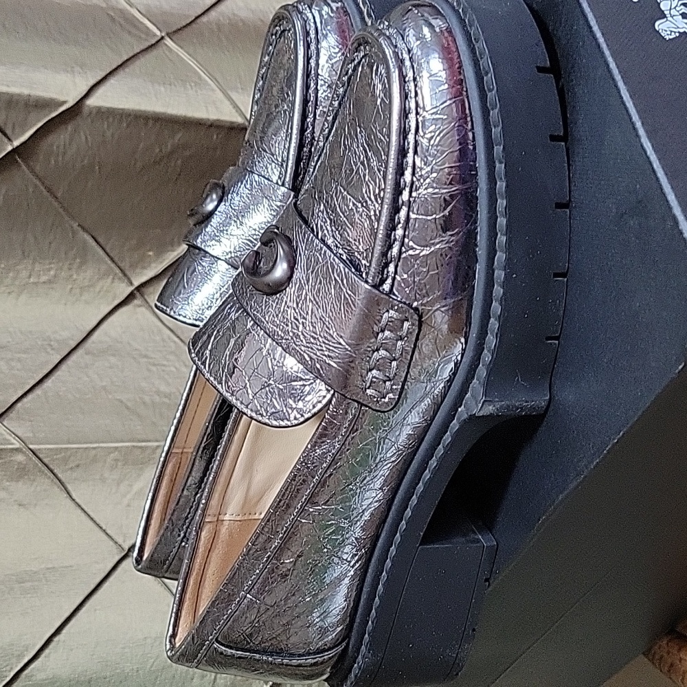 NWT- Coach ‘Leah’ Crinkle Leather Lug Sole Loafer - Picture 5 of 12